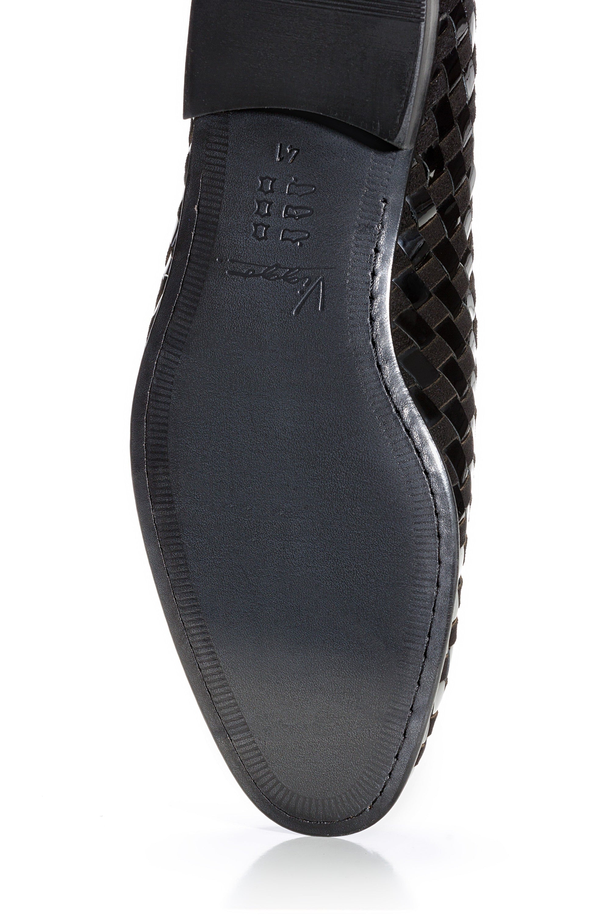Tuxedo shoes braided with tassels