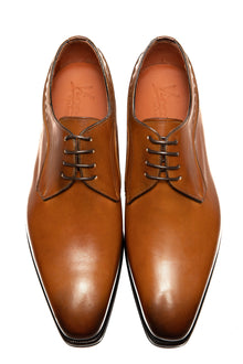 Light brown business shoes