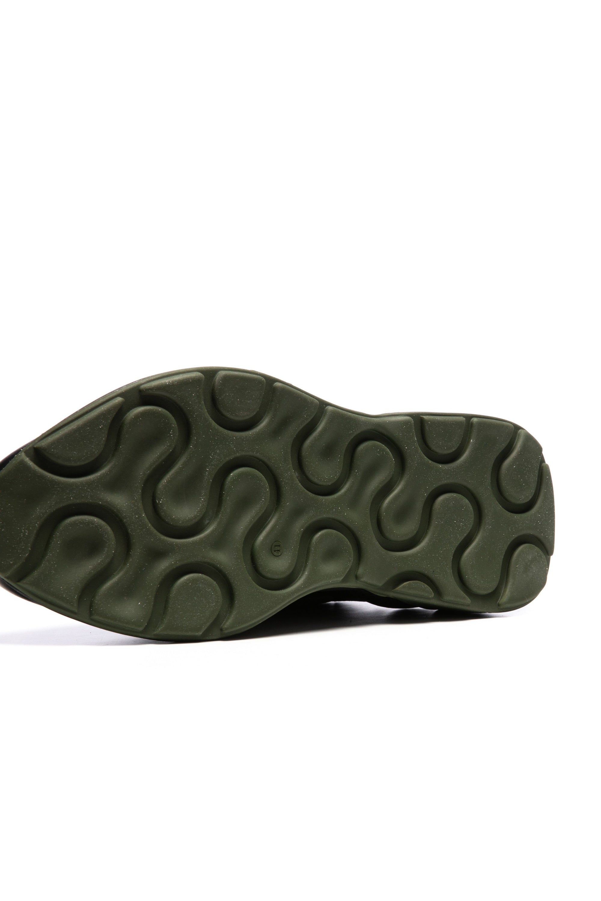 Khaki sport shoes in suede leather