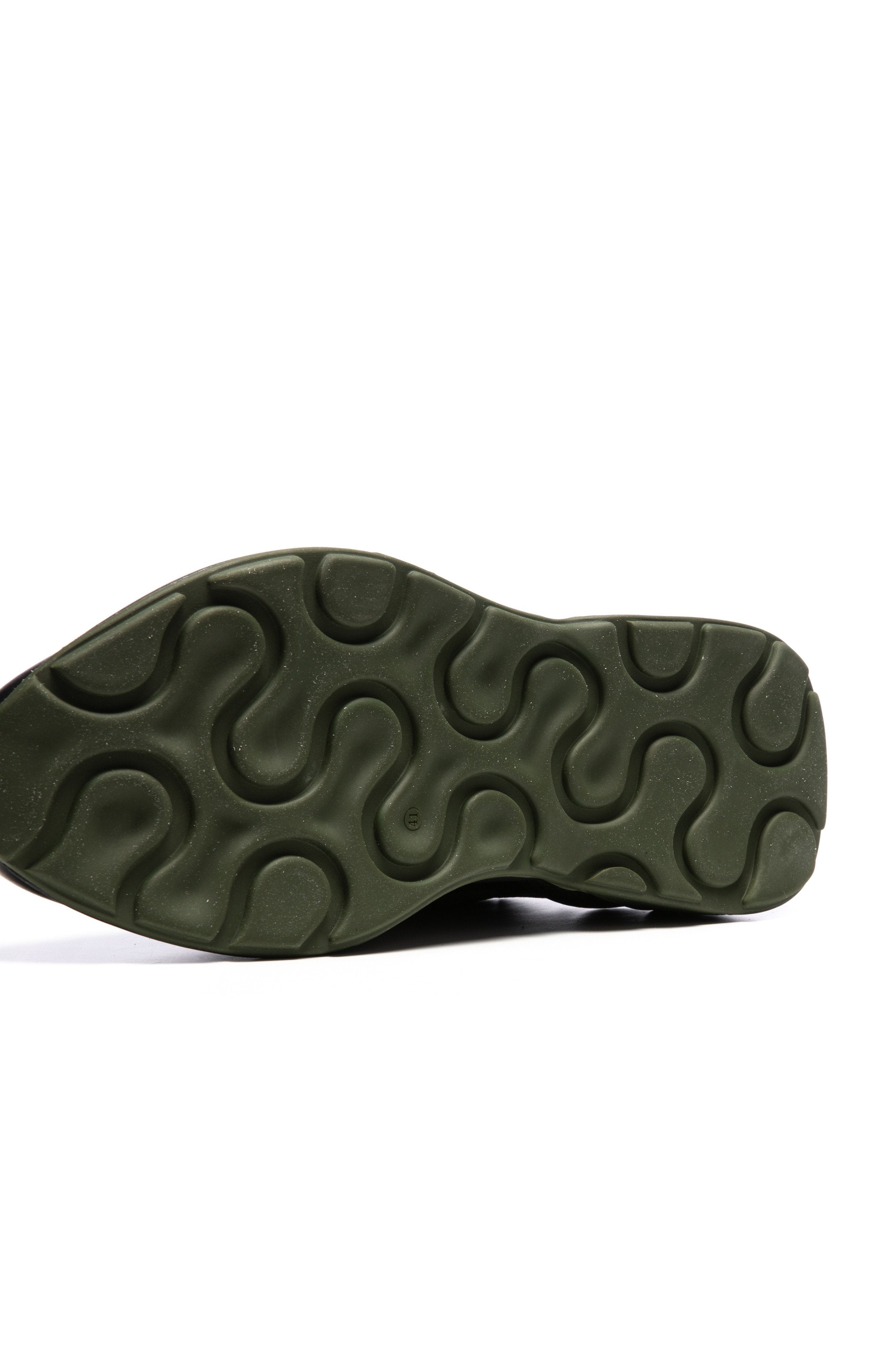 Khaki sport shoes in suede leather