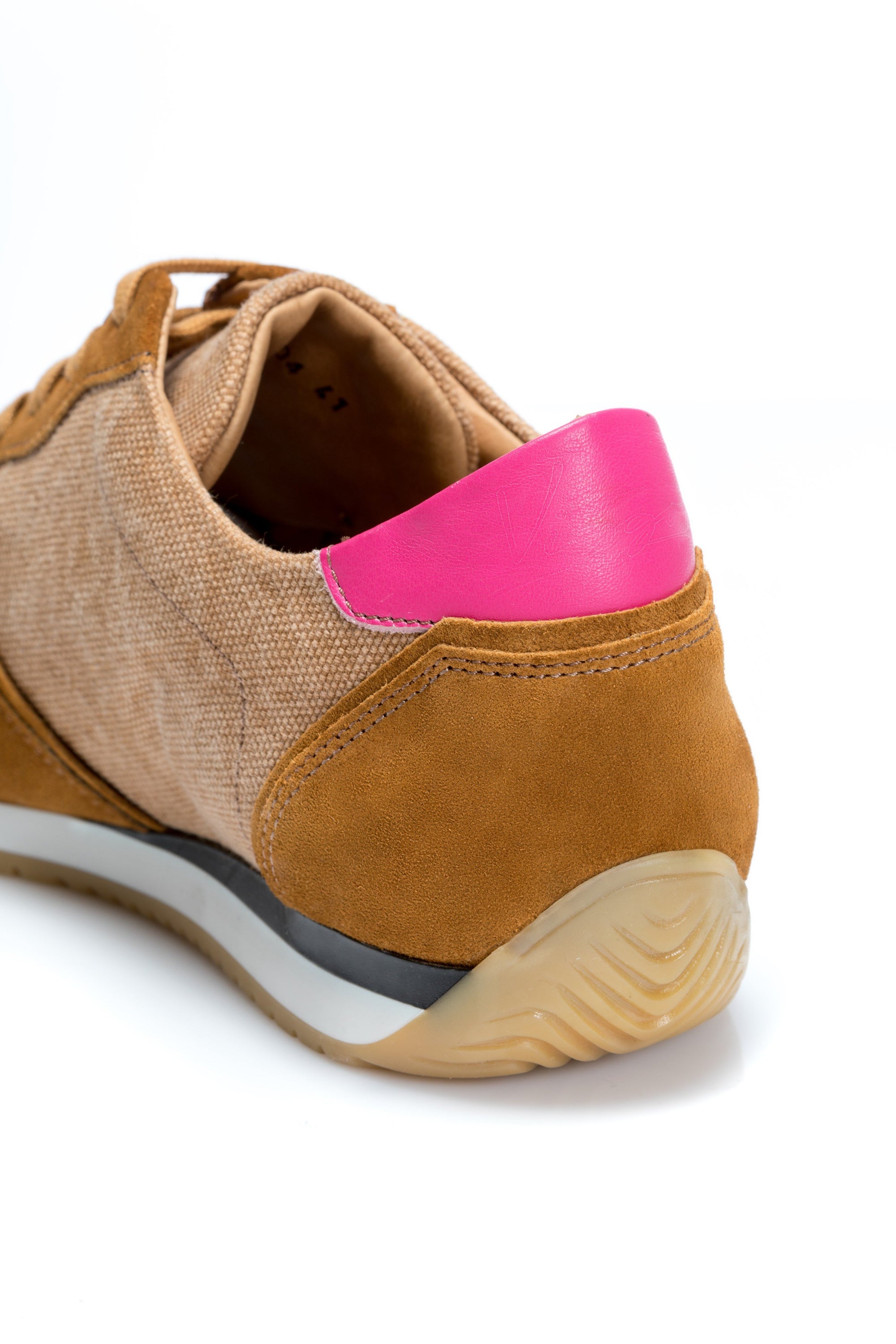 Brown leathered sneakers
