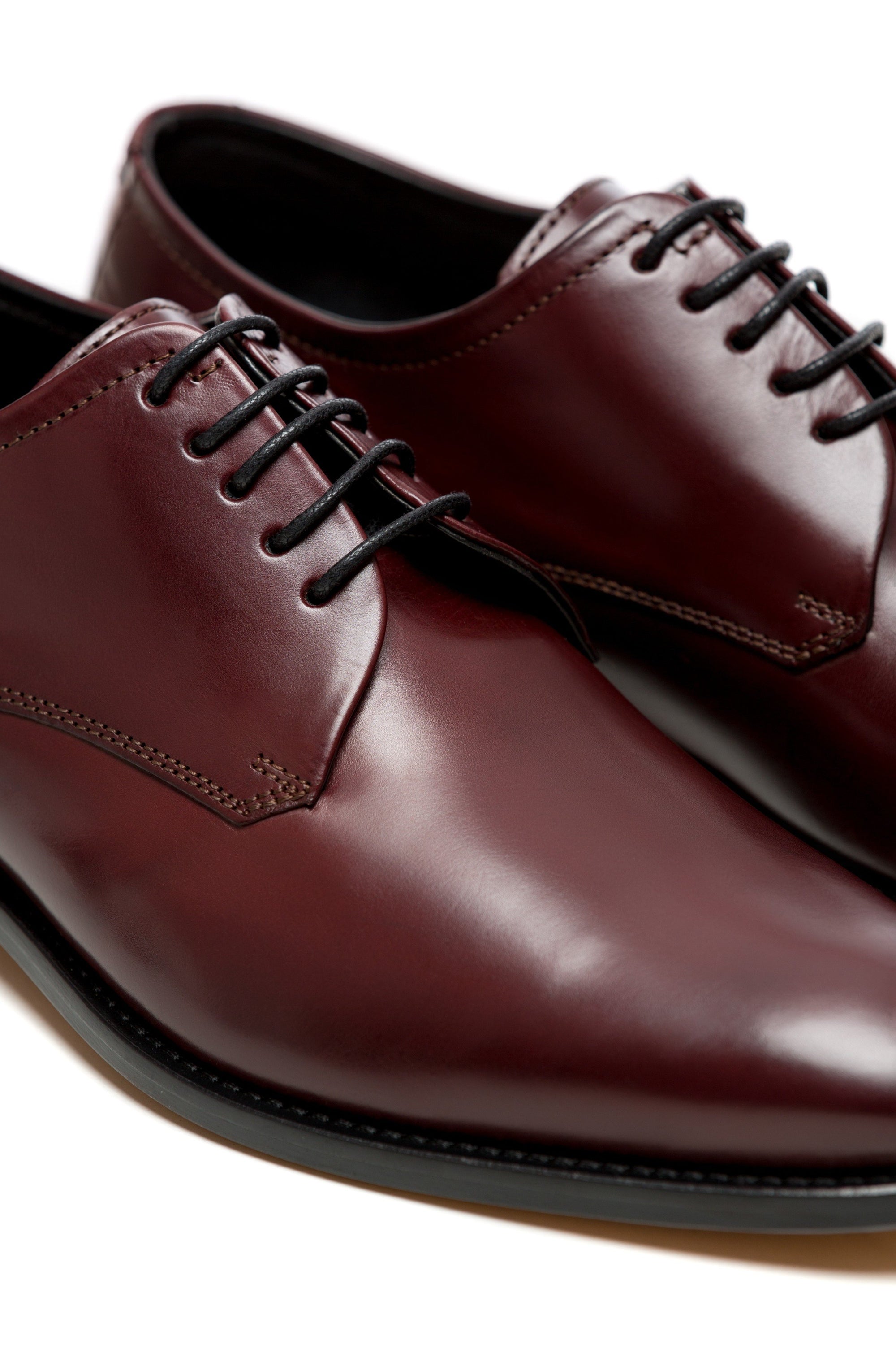 Derby bordeaux shoes