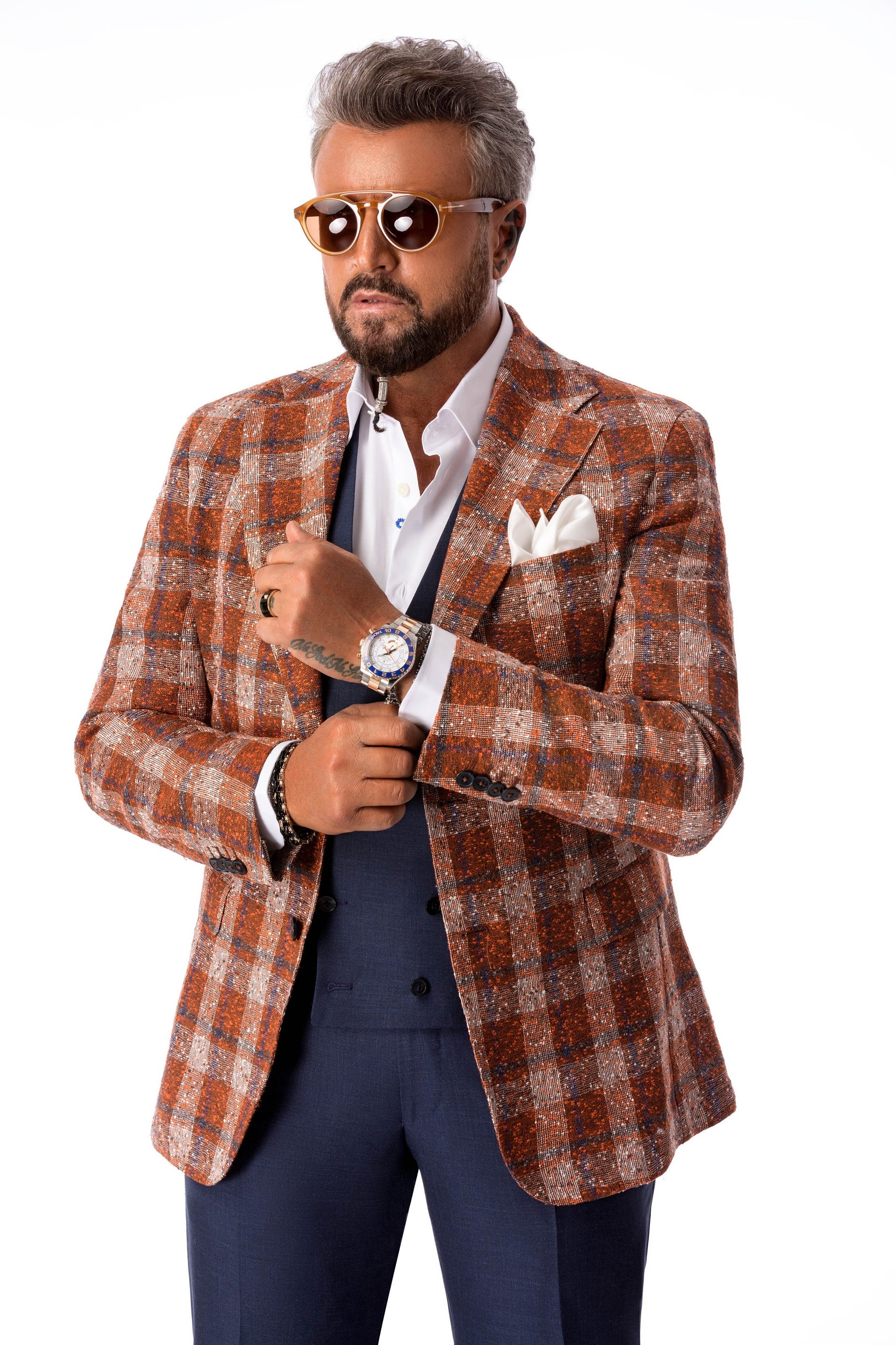 Brown casual jacket in beige and navy checkers