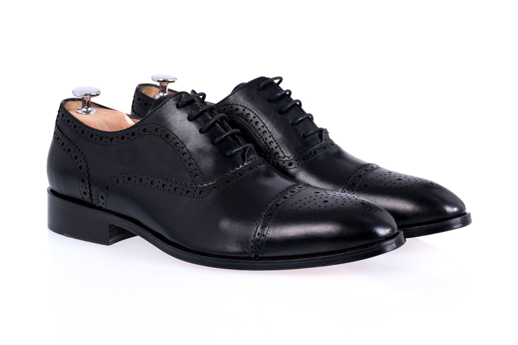 Black leather Oxford shoes