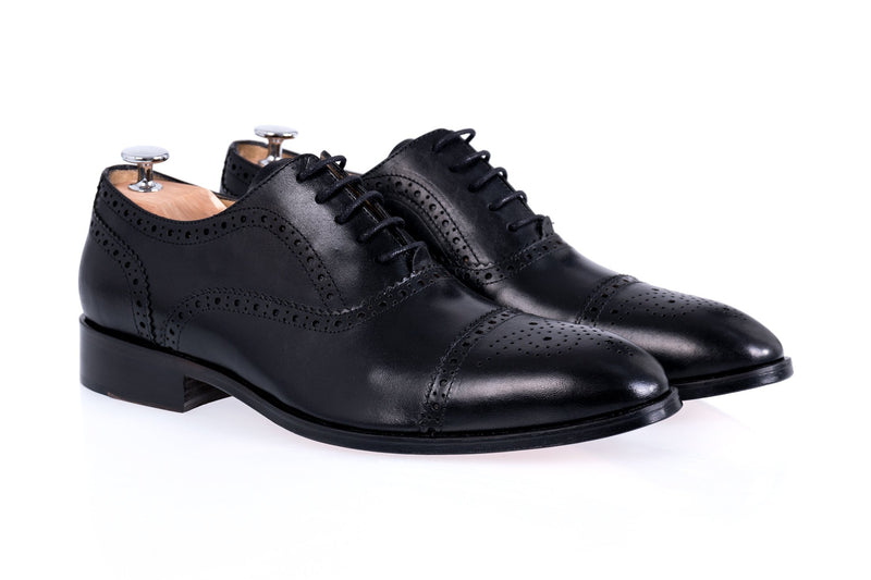 Black leather Oxford shoes