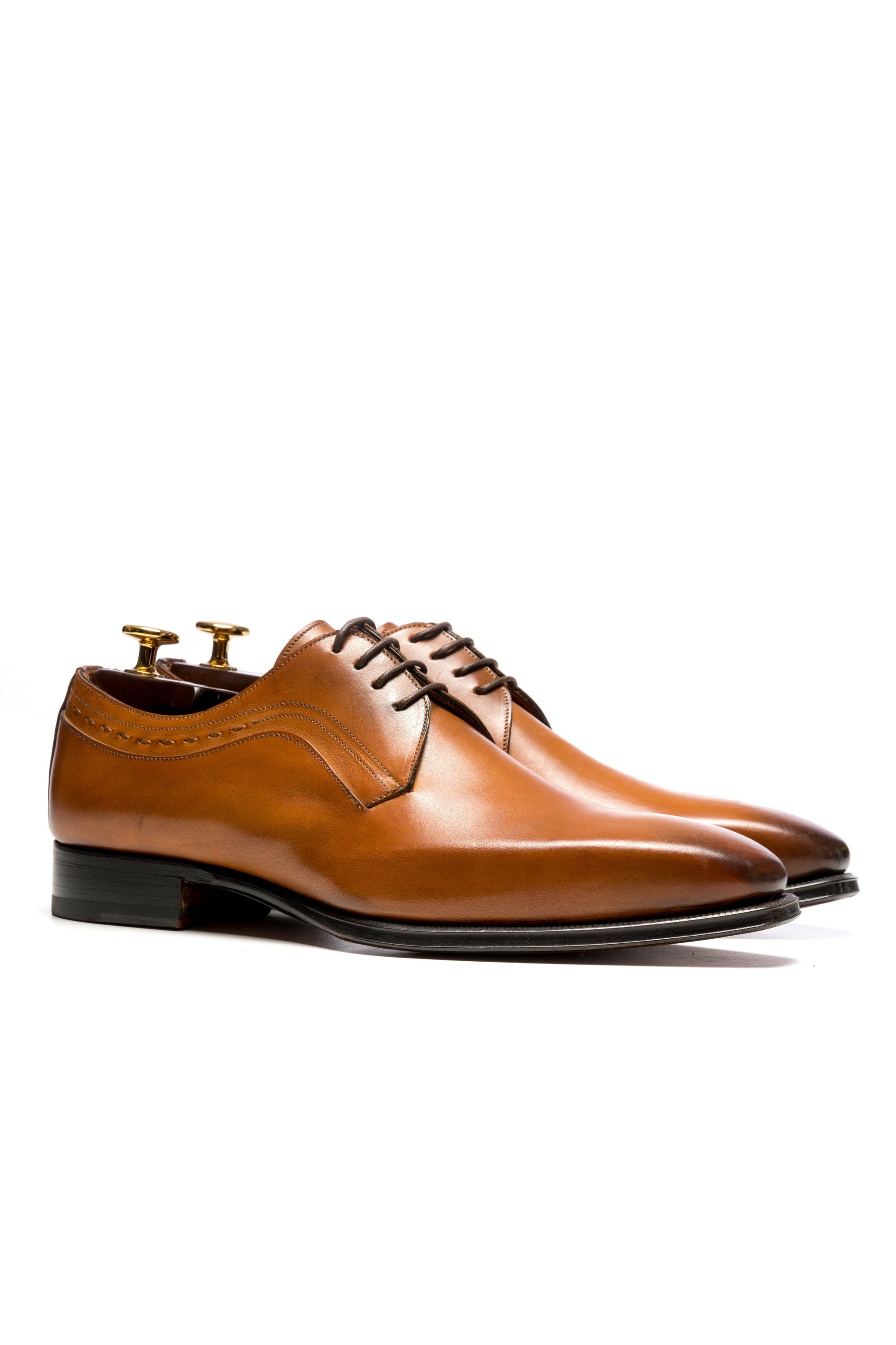 Light brown business shoes
