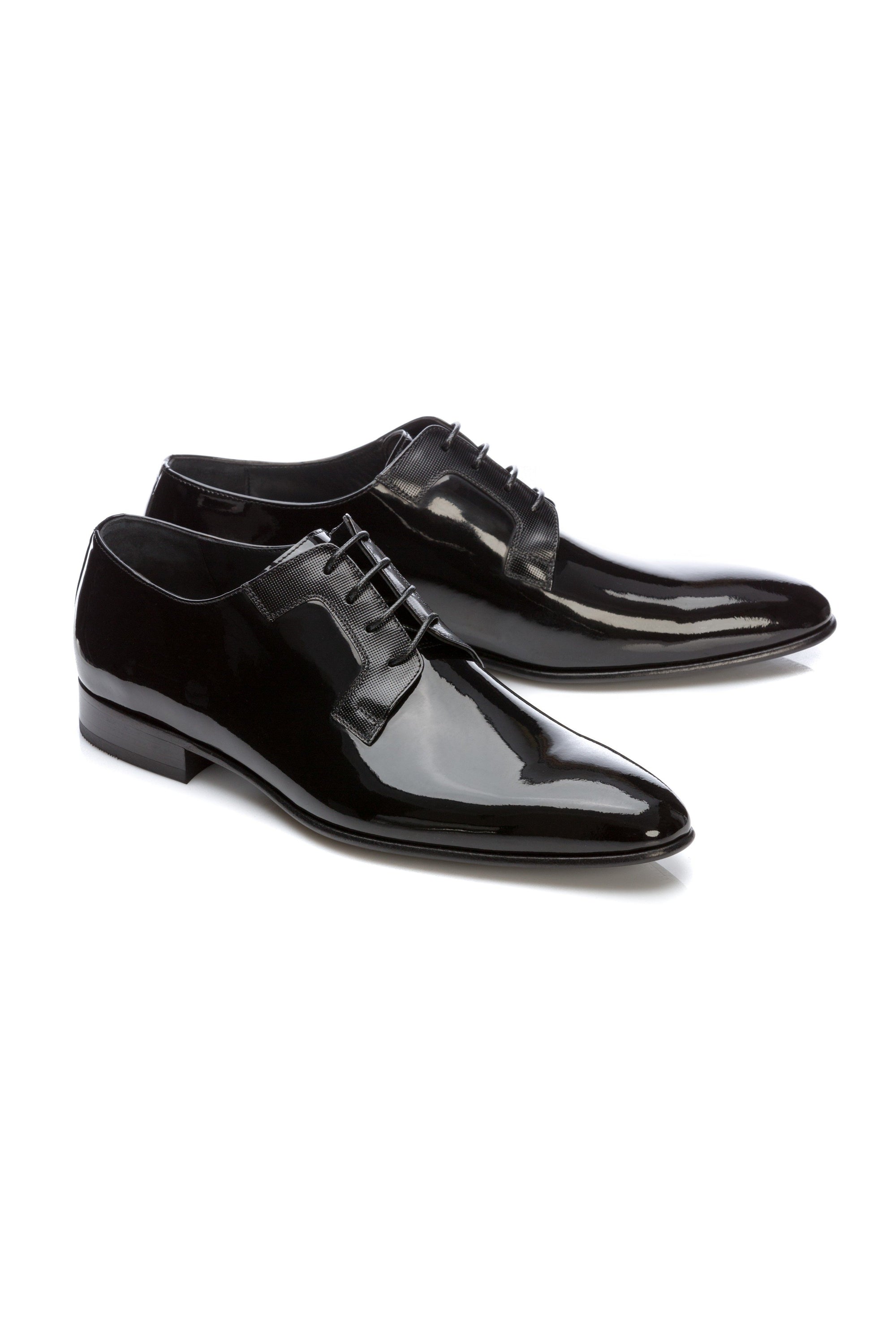 Derby tuxedo textured shoes