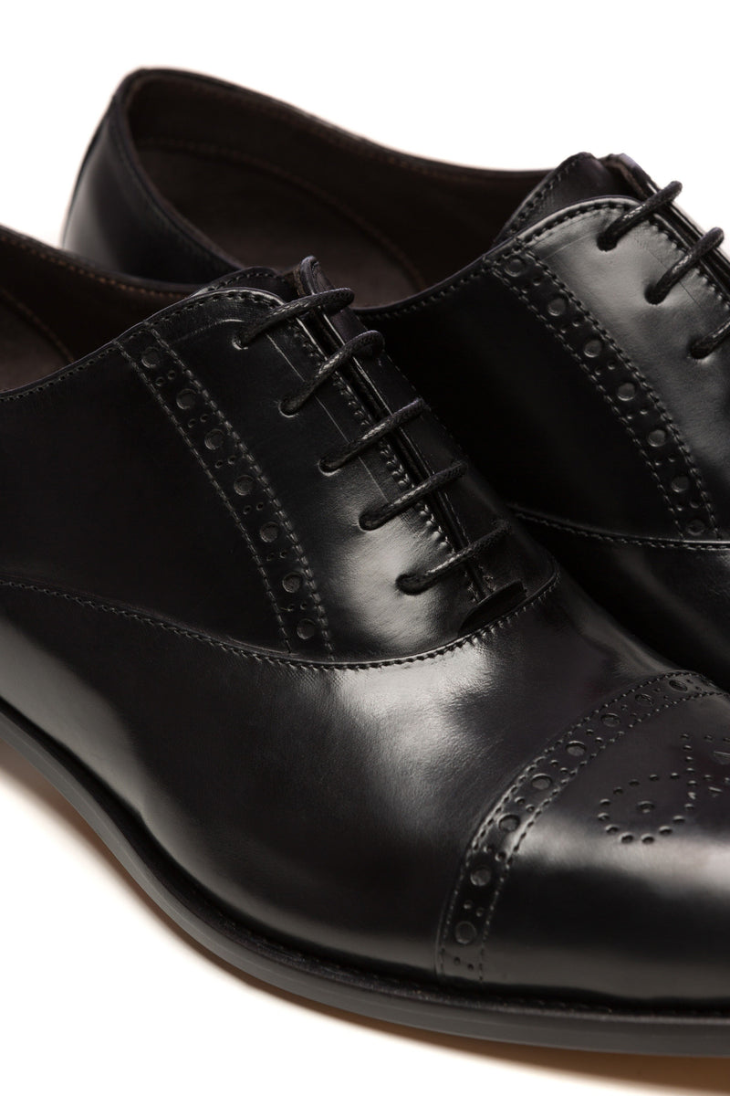 Brogue Oxford black shoes